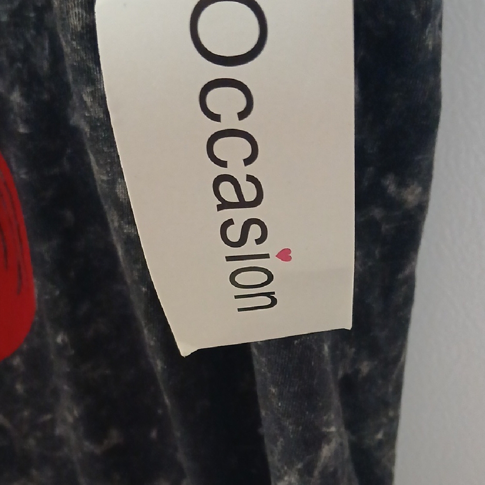 Occasion Black and Red Graphic Tank Top - Picture 2 of 5